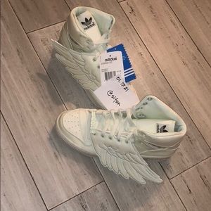 Jeremy Scott x adidas wings NWT glow in the dark